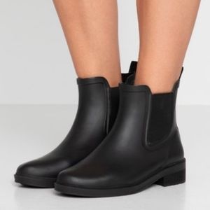 Sale 🤯🥳 J.Crew Chelsea Rain Boot￼